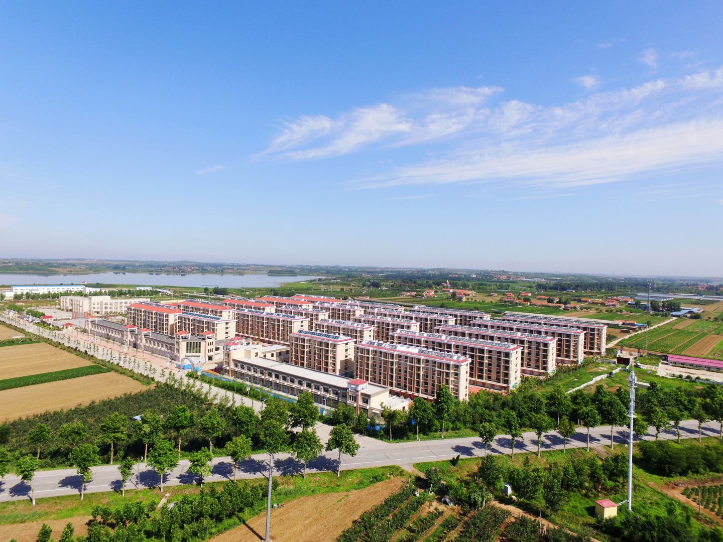 196体育app莱西平度公司河头店镇龙泉湖社区项目实景图01_compressed